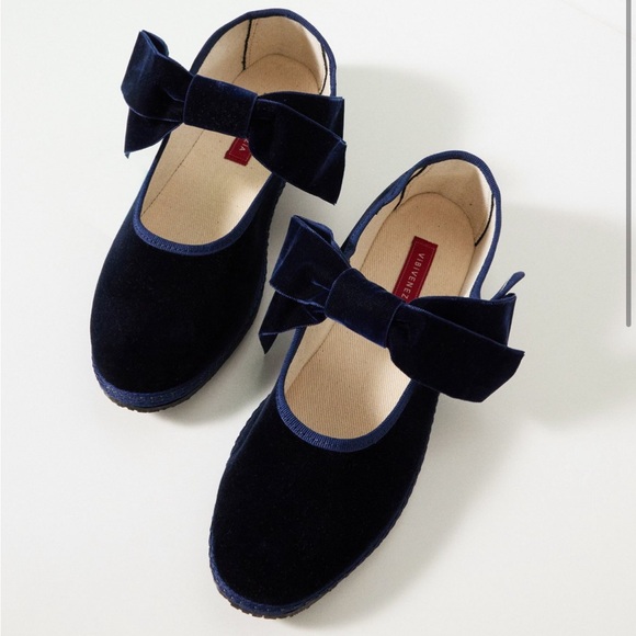 Vibi Venezia Shoes - Sold! 🎉Vibi Venezia size 40 navy velvet exaggerated bow Mary Jane flat shoe NIP